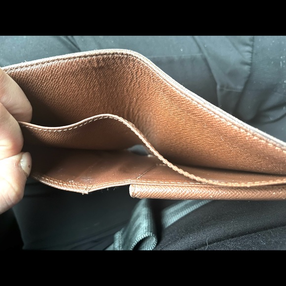 Louis Vuitton LV wallet authentic - Picture 6 of 8